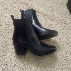 frye casey chelsea boot